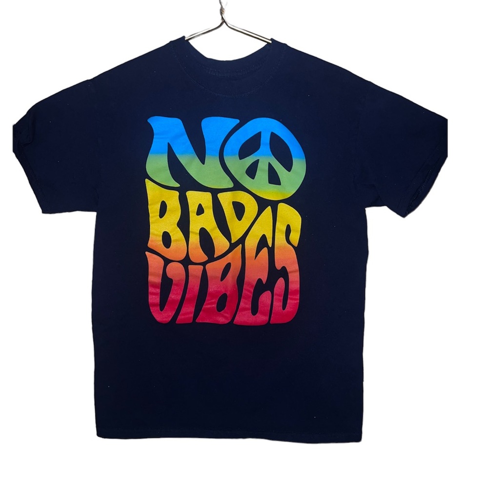 No Bad Vibes Peace Graphic T-shirt - Picture 1 of 2